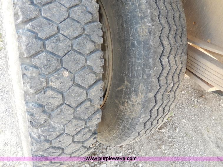 image for item I4365 1995 GMC TopKick dump truck