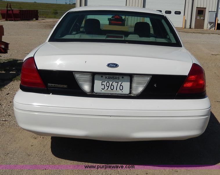 image for item I4366 2003 Ford Crown Victoria Police Interceptor