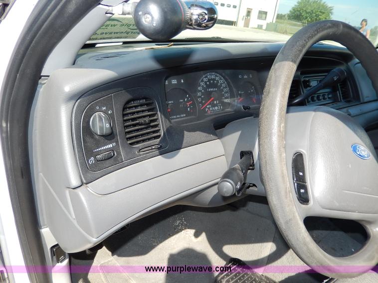 image for item I4366 2003 Ford Crown Victoria Police Interceptor