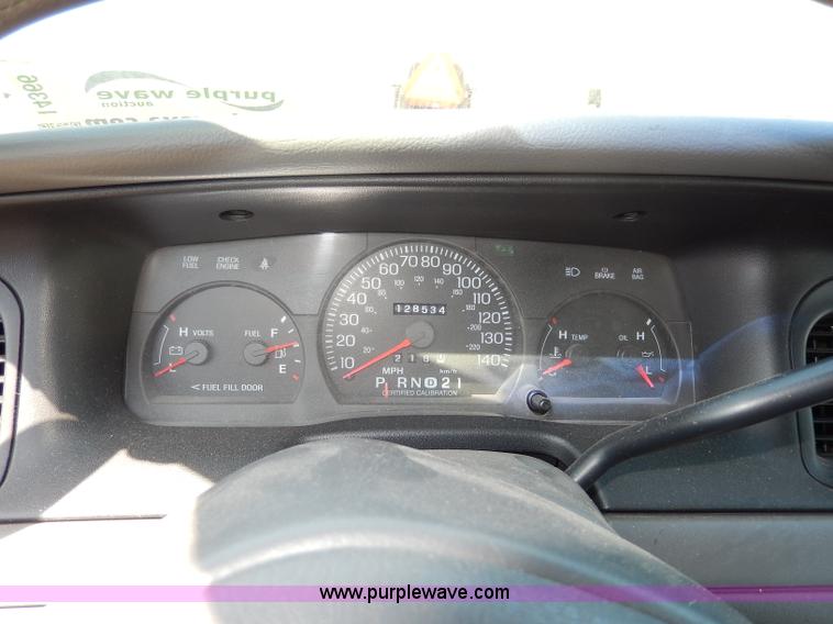 image for item I4366 2003 Ford Crown Victoria Police Interceptor