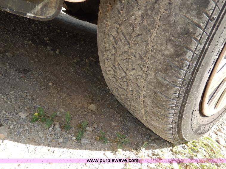 image for item I4366 2003 Ford Crown Victoria Police Interceptor