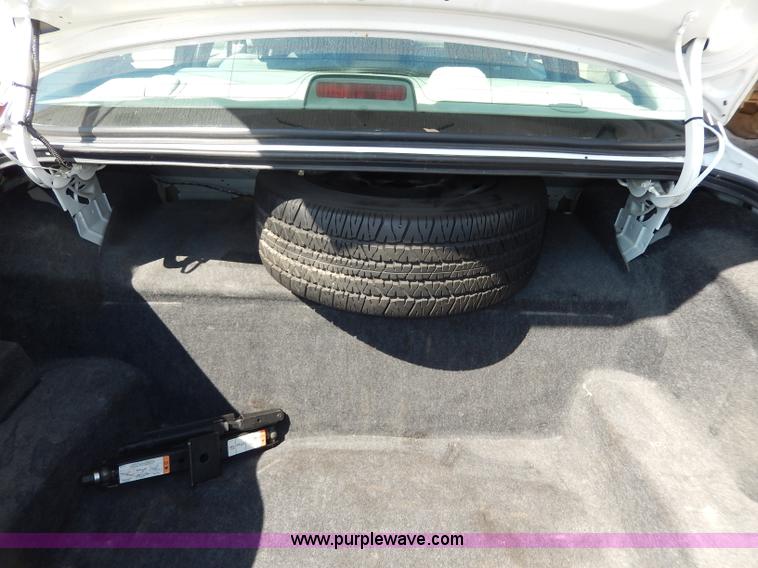 image for item I4366 2003 Ford Crown Victoria Police Interceptor