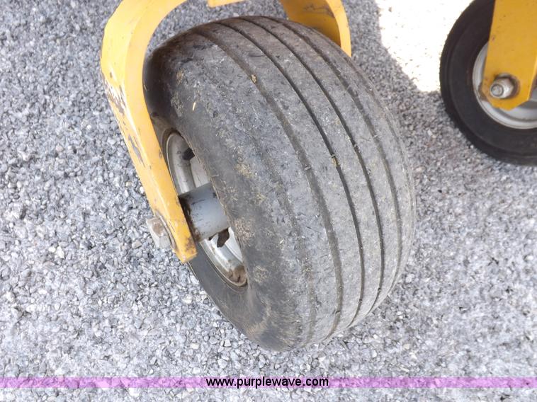 image for item I7621 2003 Hustler 4500 lawn mower