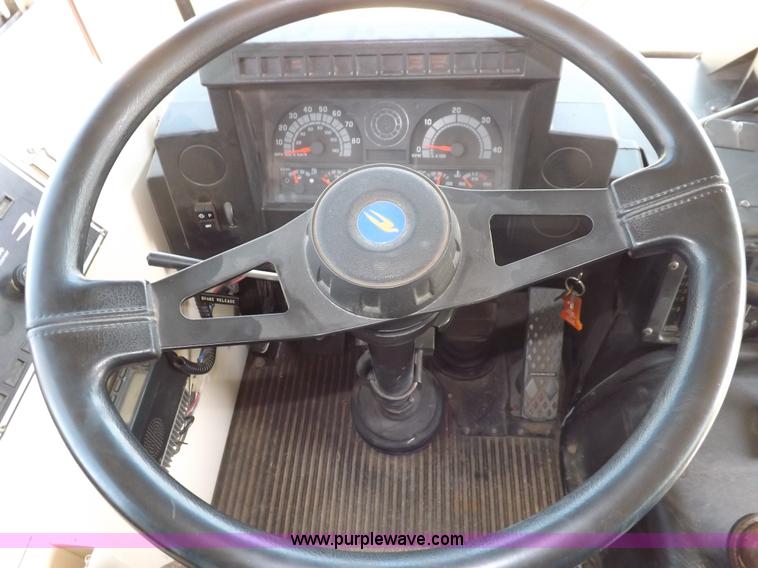 image for item I7622 1997 Blue Bird TC2000 bus