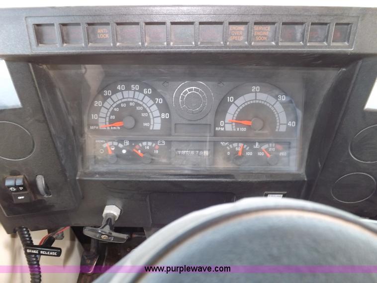 image for item I7622 1997 Blue Bird TC2000 bus