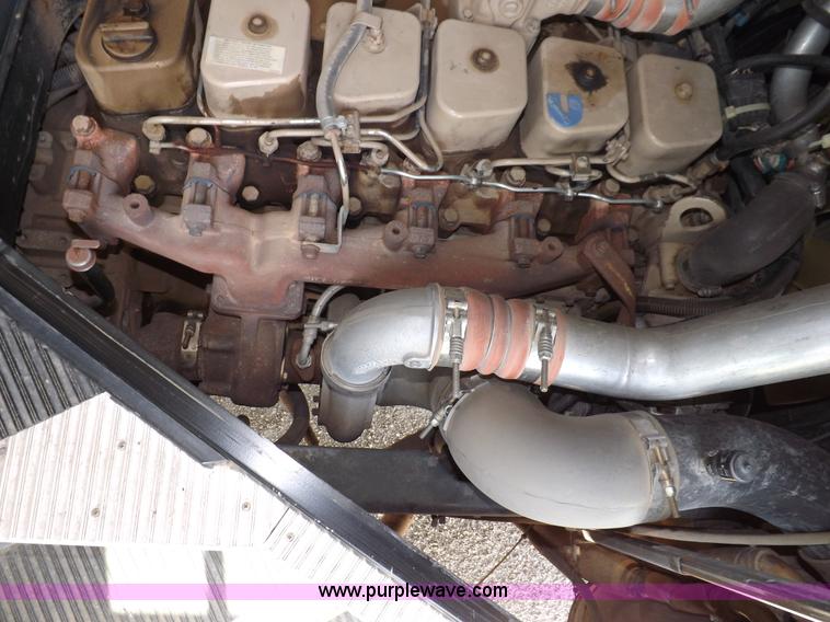 image for item I7622 1997 Blue Bird TC2000 bus