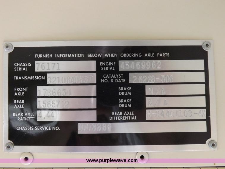 image for item I7622 1997 Blue Bird TC2000 bus