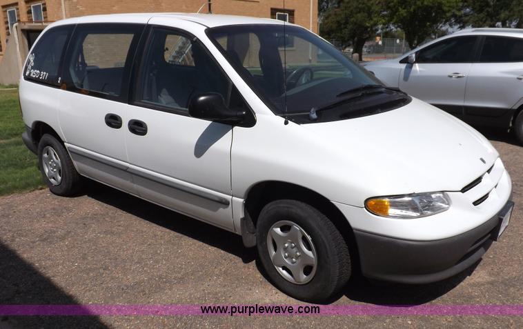 image for item I7623 1998 Dodge Caravan van