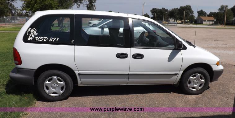image for item I7623 1998 Dodge Caravan van