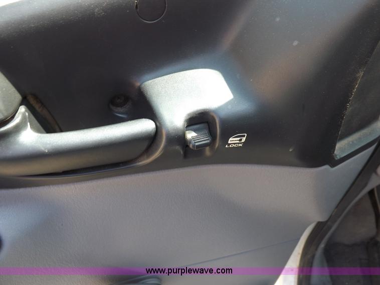 image for item I7623 1998 Dodge Caravan van