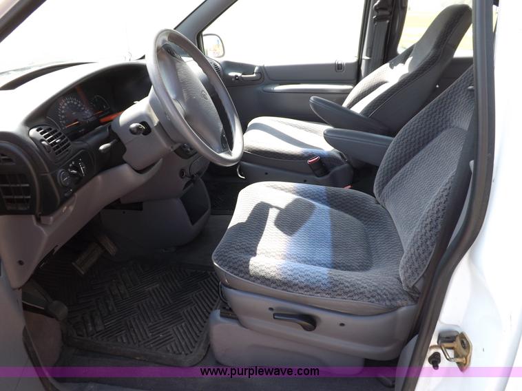 image for item I7623 1998 Dodge Caravan van