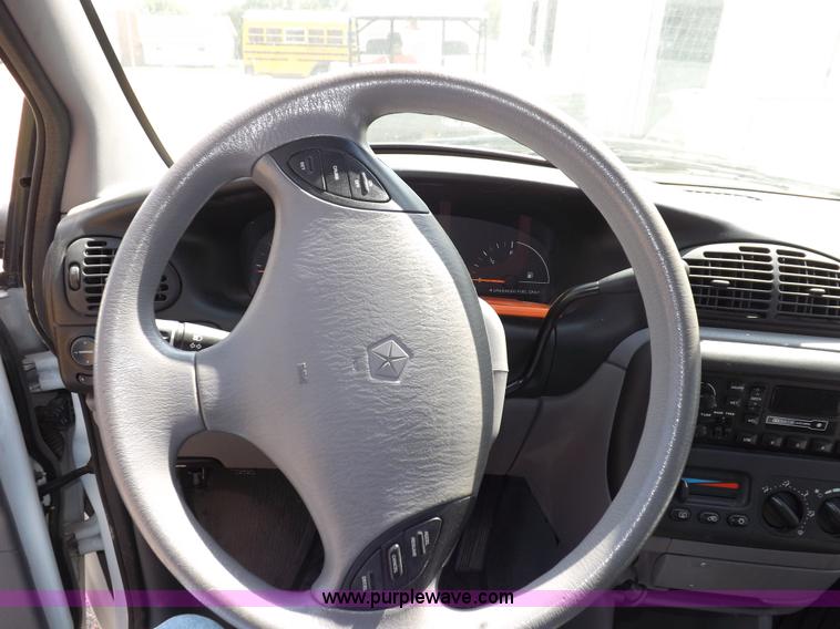image for item I7623 1998 Dodge Caravan van