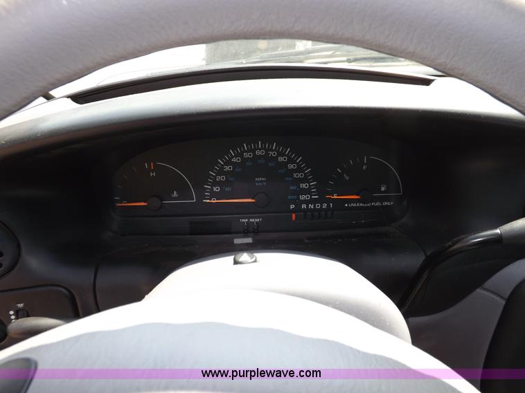 image for item I7623 1998 Dodge Caravan van