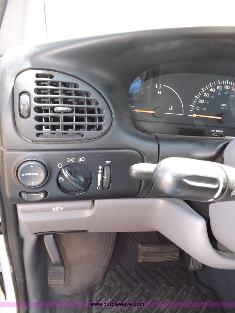 image for item I7623 1998 Dodge Caravan van