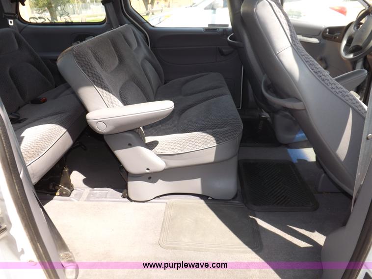 image for item I7623 1998 Dodge Caravan van