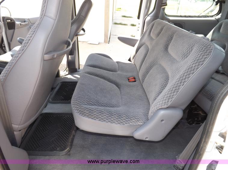 image for item I7623 1998 Dodge Caravan van