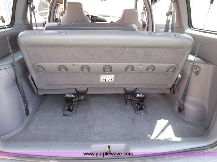 image for item I7623 1998 Dodge Caravan van