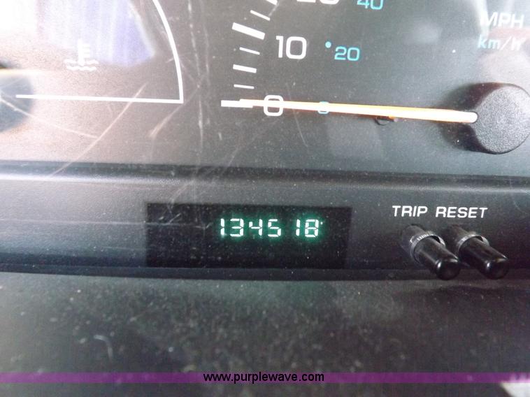 image for item I7623 1998 Dodge Caravan van