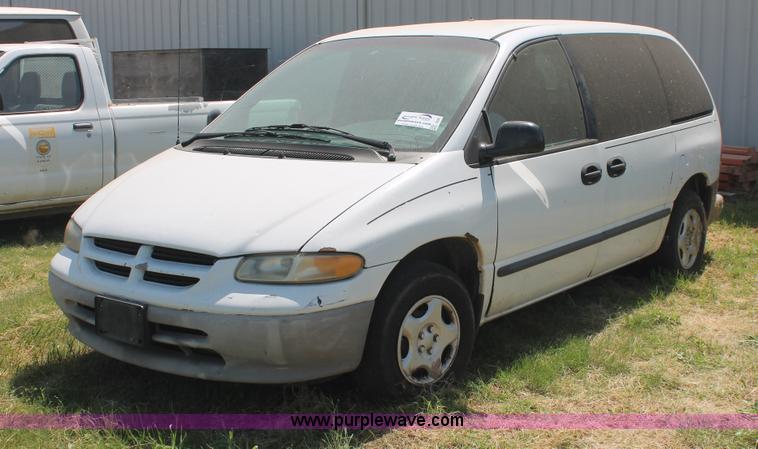 image for item I8081 1998 Dodge Caravan minivan