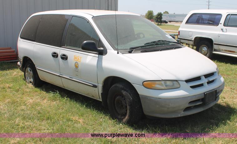 image for item I8081 1998 Dodge Caravan minivan