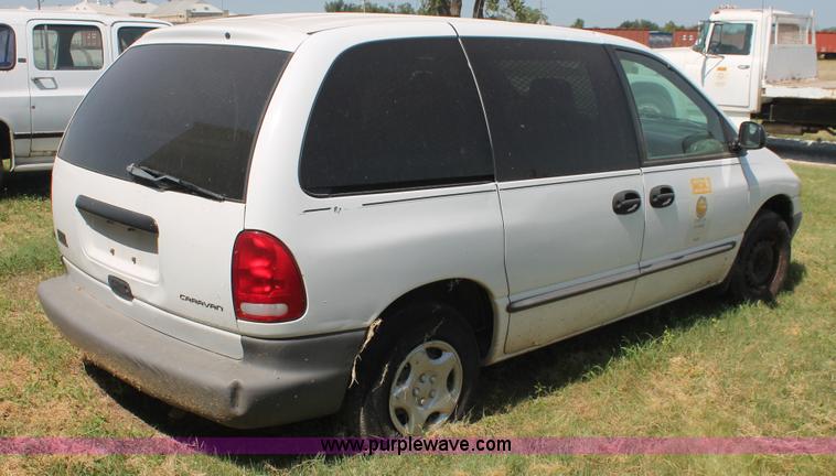 image for item I8081 1998 Dodge Caravan minivan