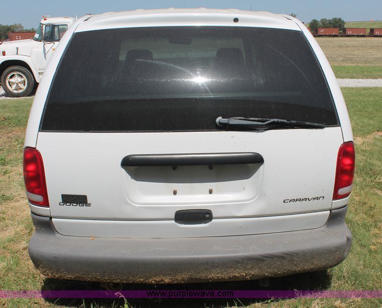 image for item I8081 1998 Dodge Caravan minivan