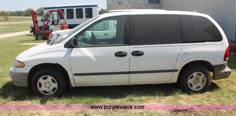 image for item I8081 1998 Dodge Caravan minivan