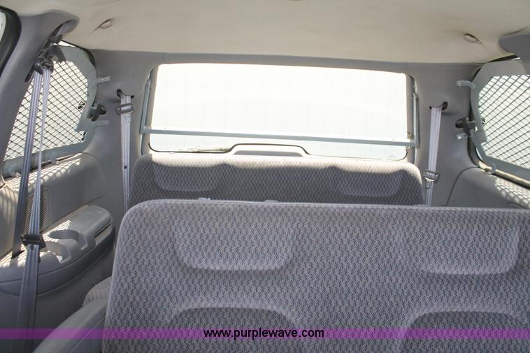 image for item I8081 1998 Dodge Caravan minivan