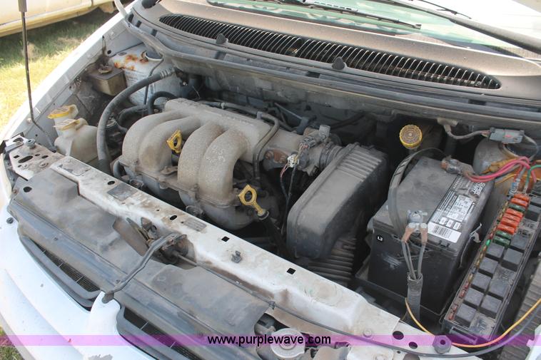 image for item I8081 1998 Dodge Caravan minivan