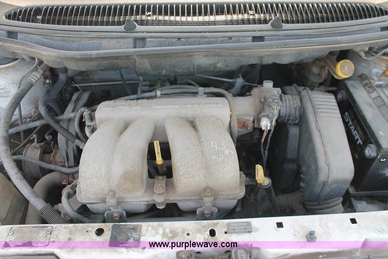 image for item I8081 1998 Dodge Caravan minivan