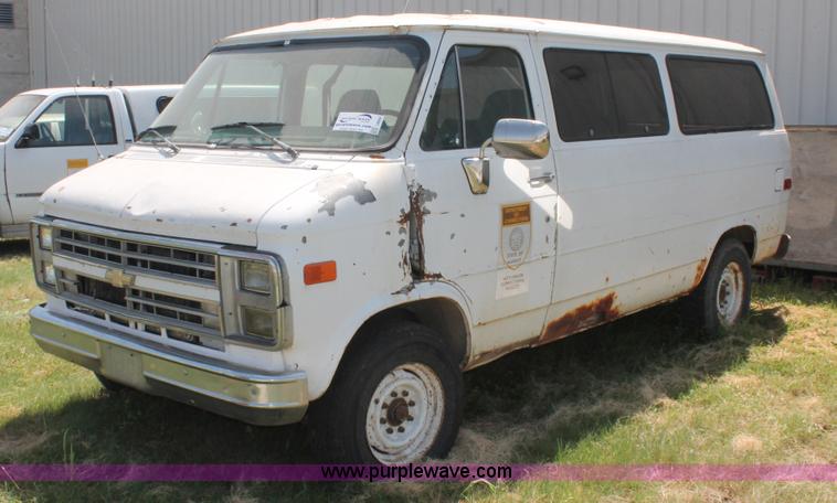 image for item I8084 1989 Chevrolet Sport Van