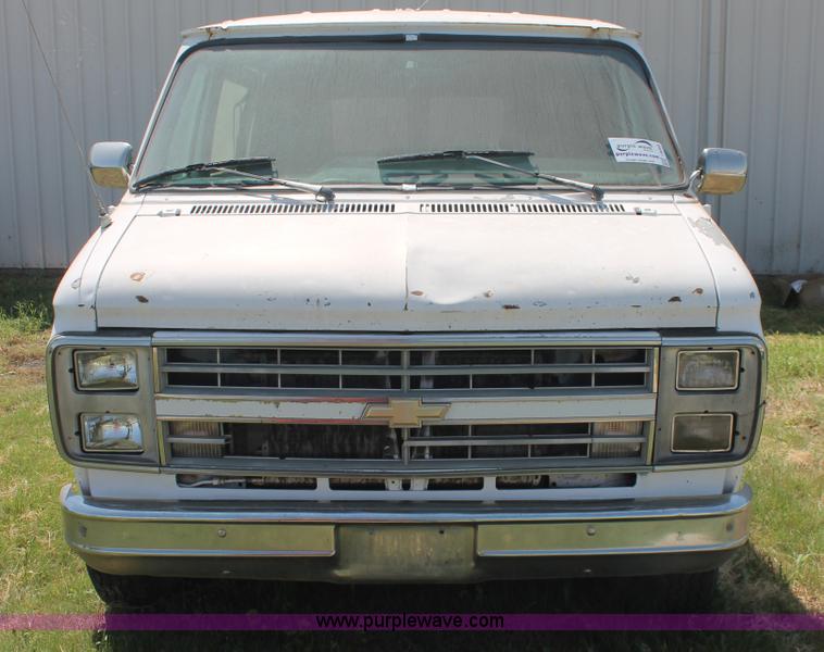 image for item I8084 1989 Chevrolet Sport Van