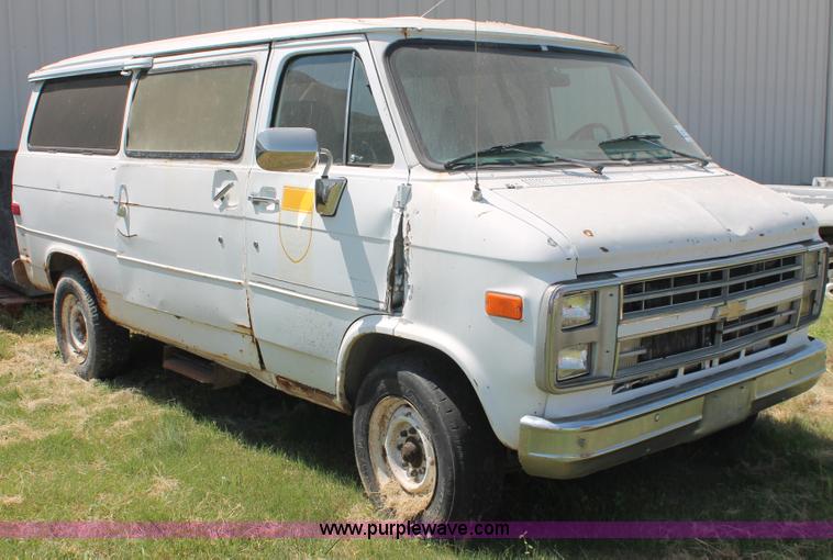 image for item I8084 1989 Chevrolet Sport Van