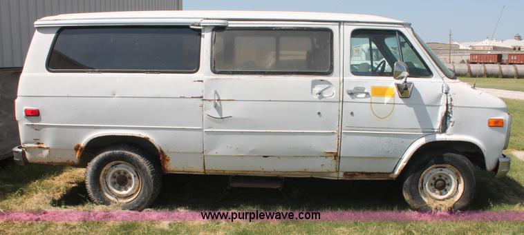 image for item I8084 1989 Chevrolet Sport Van