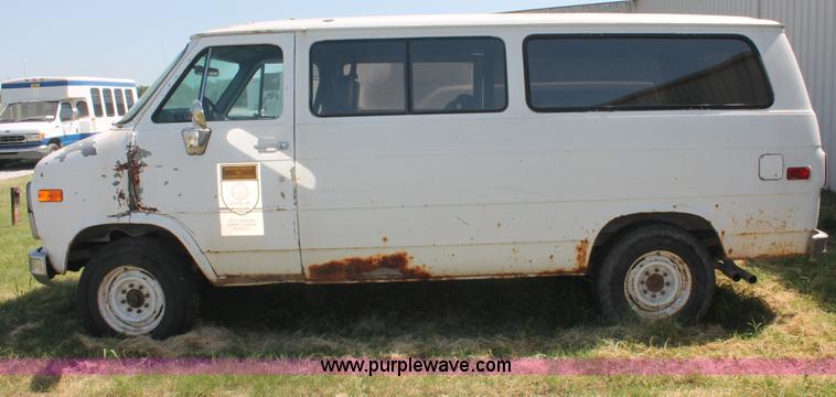 image for item I8084 1989 Chevrolet Sport Van