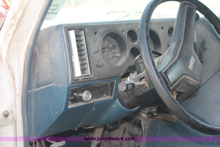 image for item I8084 1989 Chevrolet Sport Van