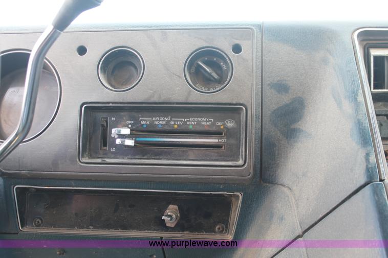 image for item I8084 1989 Chevrolet Sport Van