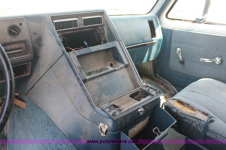 image for item I8084 1989 Chevrolet Sport Van