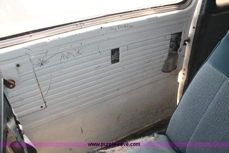 image for item I8084 1989 Chevrolet Sport Van