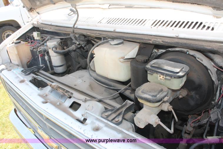 image for item I8084 1989 Chevrolet Sport Van