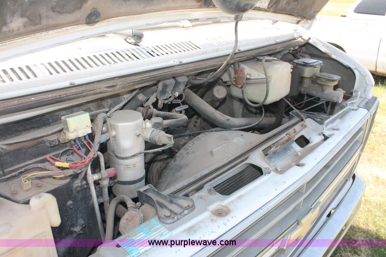 image for item I8084 1989 Chevrolet Sport Van
