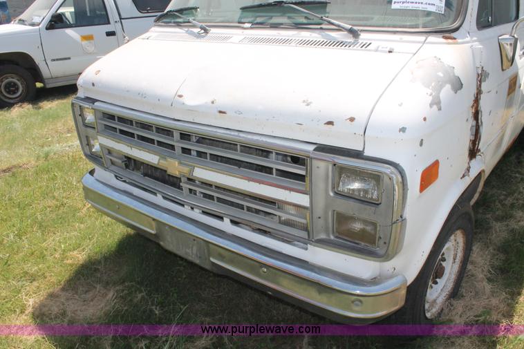 image for item I8084 1989 Chevrolet Sport Van