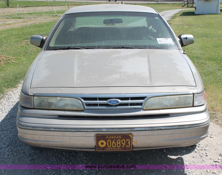 image for item I8086 1995 Ford Crown Victoria Police Interceptor