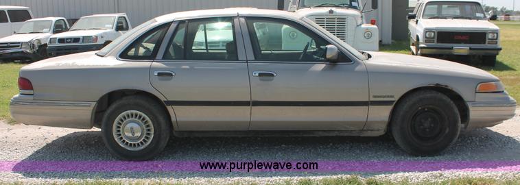 image for item I8086 1995 Ford Crown Victoria Police Interceptor