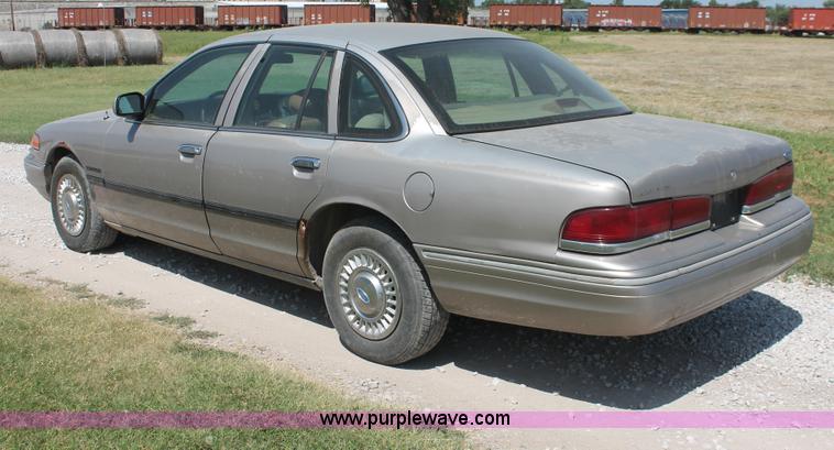image for item I8086 1995 Ford Crown Victoria Police Interceptor