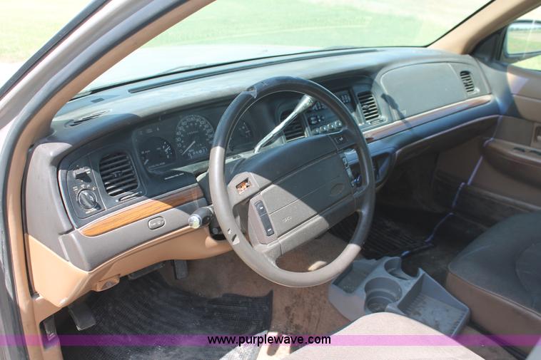 image for item I8086 1995 Ford Crown Victoria Police Interceptor