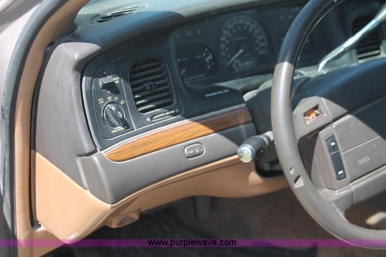 image for item I8086 1995 Ford Crown Victoria Police Interceptor