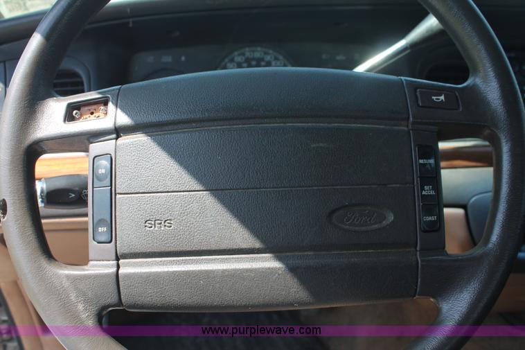 image for item I8086 1995 Ford Crown Victoria Police Interceptor