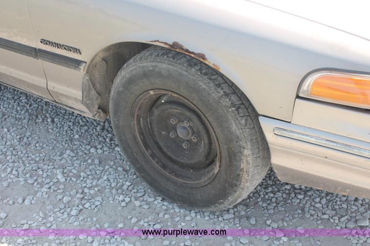 image for item I8086 1995 Ford Crown Victoria Police Interceptor