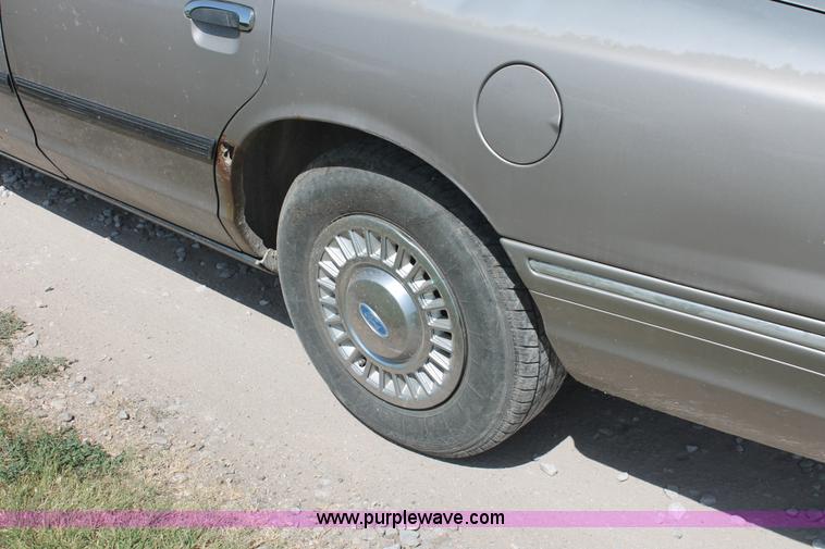 image for item I8086 1995 Ford Crown Victoria Police Interceptor